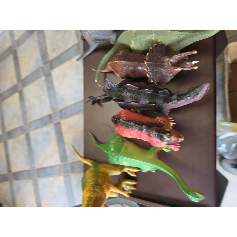 Vtg Dinosaur Toy Lot Set of 7 -‎ Assorted Figures for Kids & Collectors